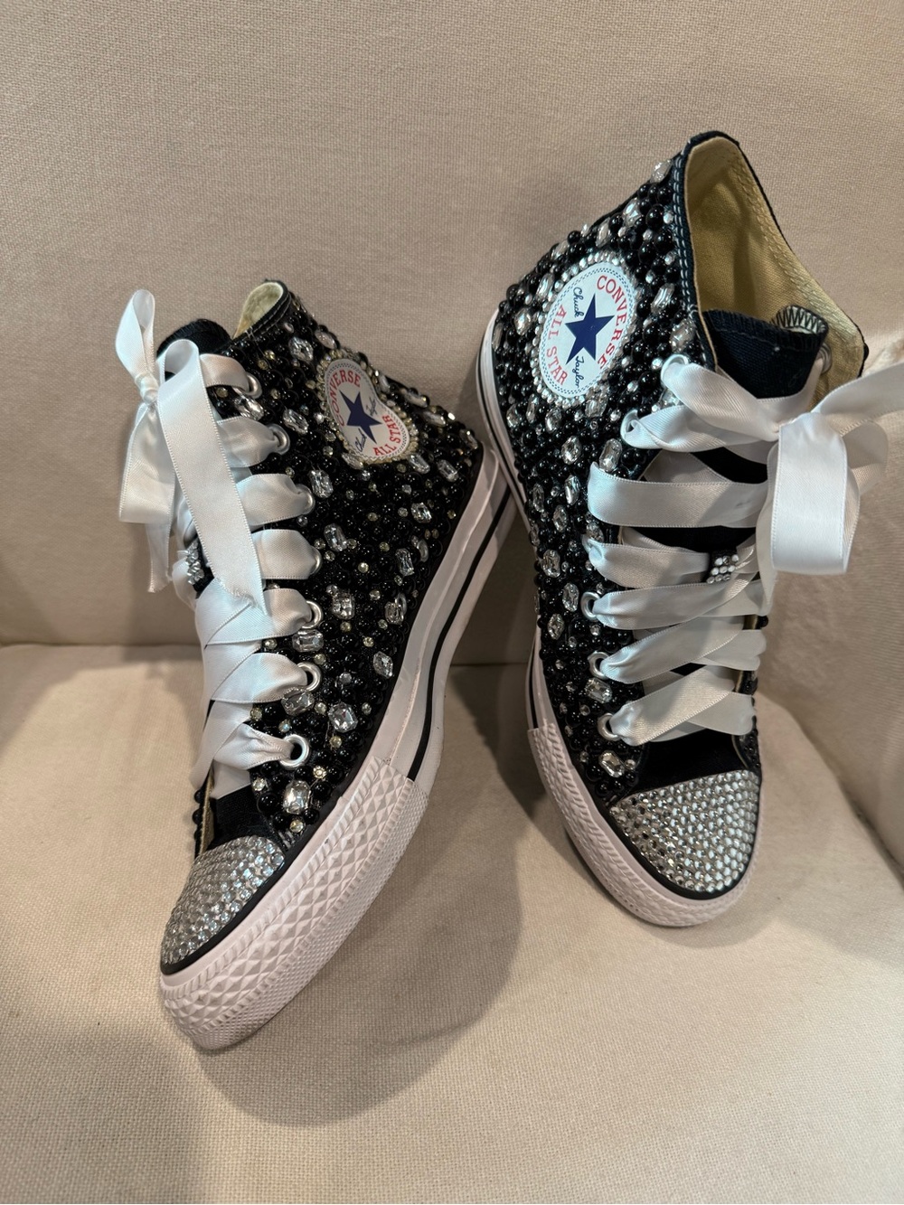 NwOT💥 Custom Hightop Bling Converse - Pearl & Rhinestone Sneakers💥 - Picture 4 of 9